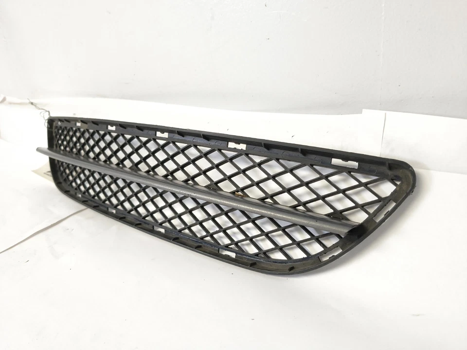 Parachoques delantero BMW 325i 328i 2006-2008 parrilla central inferior 51117134074 OEM Foto 2 de 4