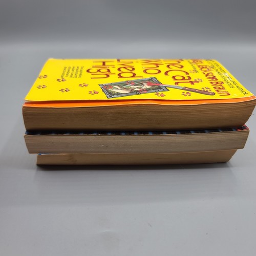 The Cat Who Lilian Jackson Braun Cat Themed Cozy Mystery Book Lot Of 3 Paperback - Picture 4 of 11