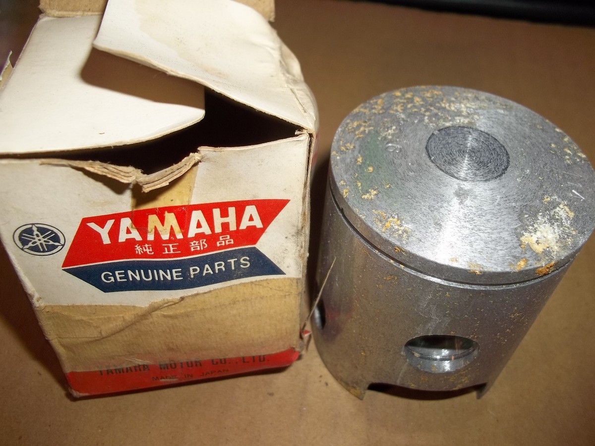 YAMAHA AT2M NOS OEM PISTON STANDARD BORE STD 318-11631-00-96 | eBay