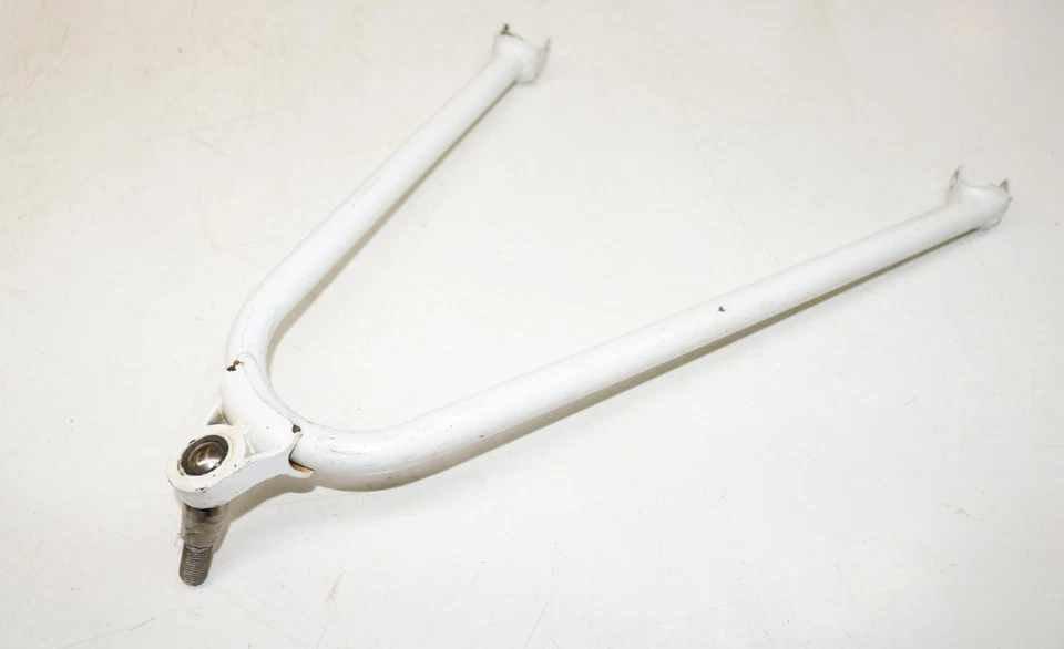 Arctic Cat M8000 HCR 2014 153 pulgadas delantero superior derecho control brazo A Foto 3 de 4