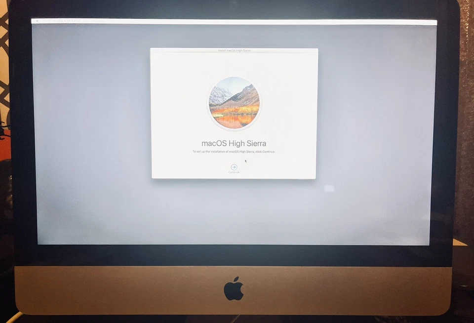 APPLE BUNDLE: iMac 21.5” Desktop (Mid-2010) + Wireless Keyboard & Wireless Mouse - Image 3 of 4