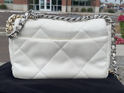 VINTAGE シャネル CHANEL19 ベルトバッグ ホワイト 2023 CHANEL 19 Quilted White Lambskin Flap Bag | eBay