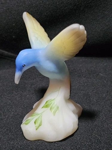 FENTON S. WATERS WHITE BLUE YELLOW SATIN SANDED HUMMINGBIRD GLASS FIGURINE