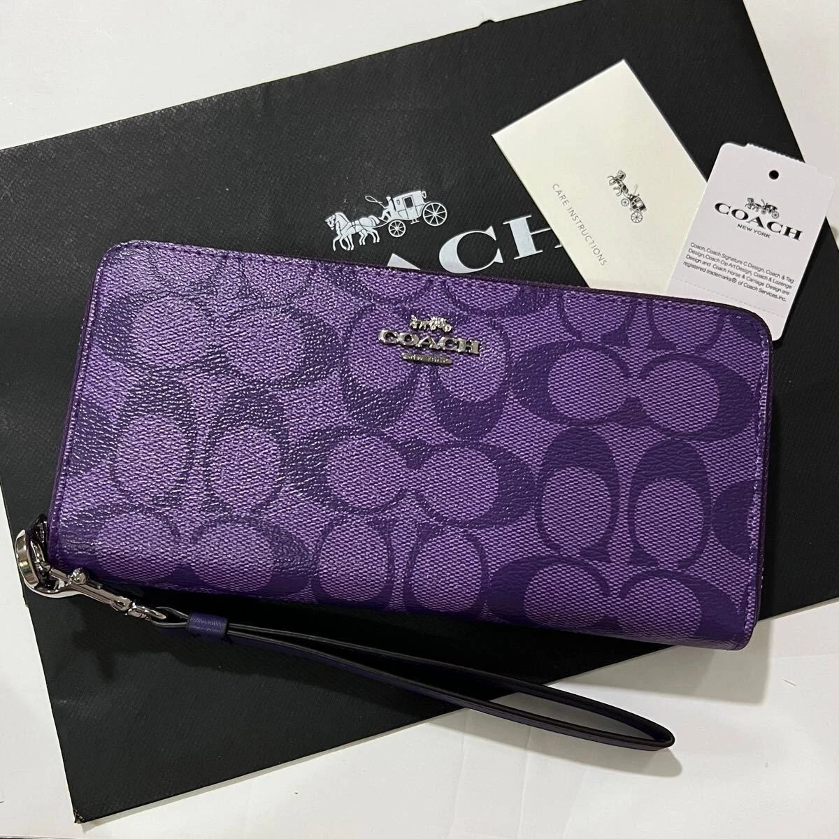 NEW COACH Long Round Zip Wallet with Strap Purple Signature C4452
