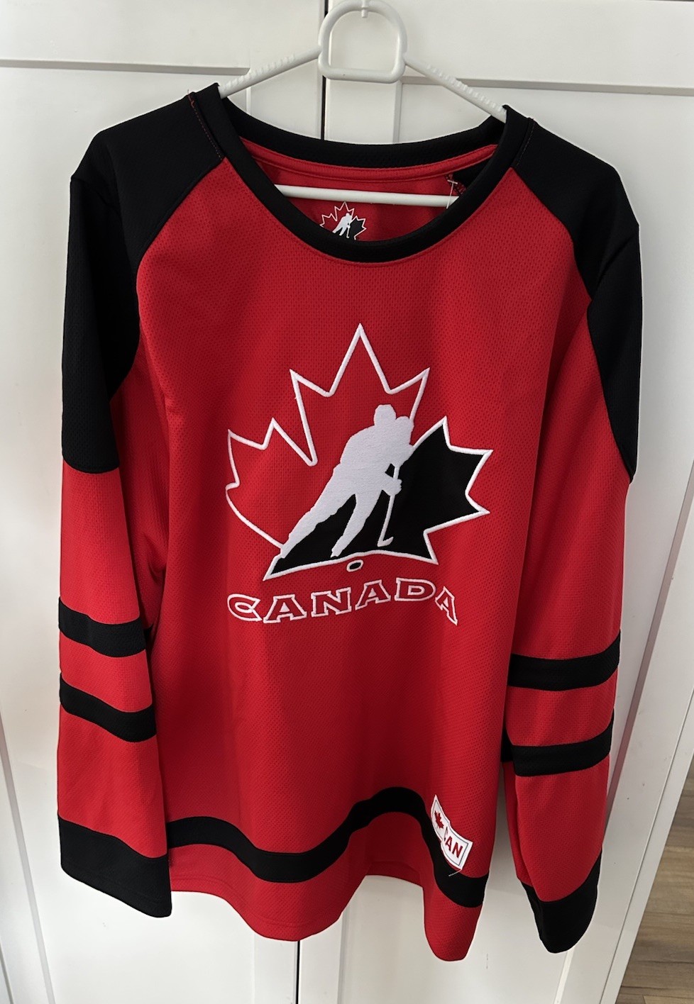 Team Canada Hockey Jersey Men’s Medium Brand New Red &Amp; Black Clearance Price
