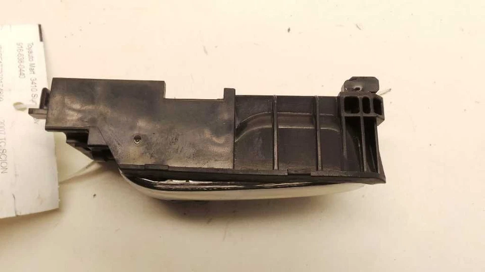 2007 SCION TC PASSENGER SIDE FRONT INTERIOR DOOR HANDLE  - Image 4 of 4