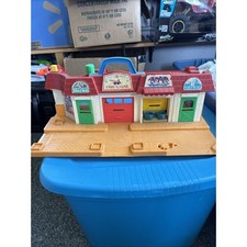 Vintage 1986 Fisher Price Main Street Little People