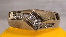 14kt Gold Men’s Zig Zag Diamond Wedding/Anniversary Ring (Sz.9).