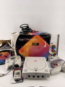 Sega Dreamcast Console Bundle Boxed - Tested Works - VMU, Light Gun, 2 Ctrls
