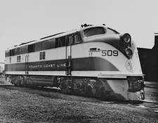 Atlantic Coast Line (ACL) 509, EMD E6A passenger locomotive 1940-41 8 x 10 Photo