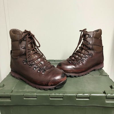 altberg defender sizing