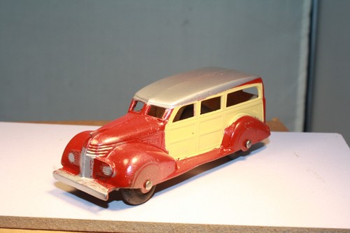 1930s Ford Woody Station Wagon Tootsietoy Made in USA