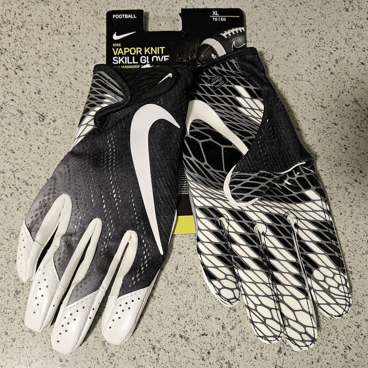 ナイキグローブ NEW Nike Vapor Knit Black White Adult Football Skill Gloves Size