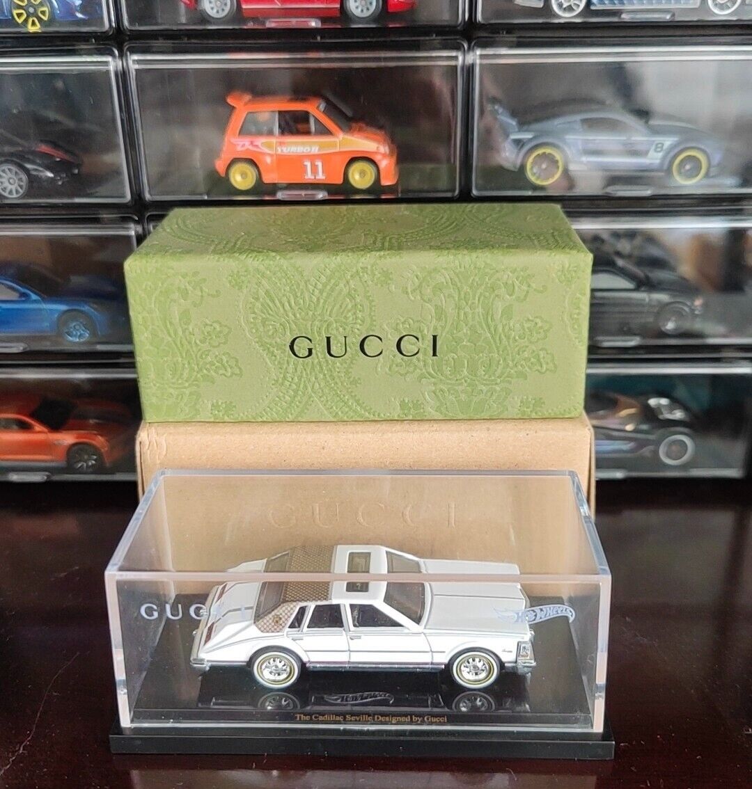 Hot Wheels rlc Gucci Cadillac Seville 00005/05000 RARE Hot Wheels rlc Gucci Cadillac Seville 00005/05000 RARE
