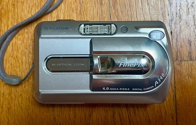 Fujifilm FinePix A340 4MP Digital Camera - Silver w/ Batteries