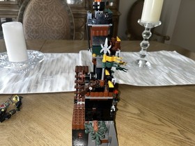 LEGO Kingdoms Prison Tower Rescue (7947) 99% Complete with Instructions No Box