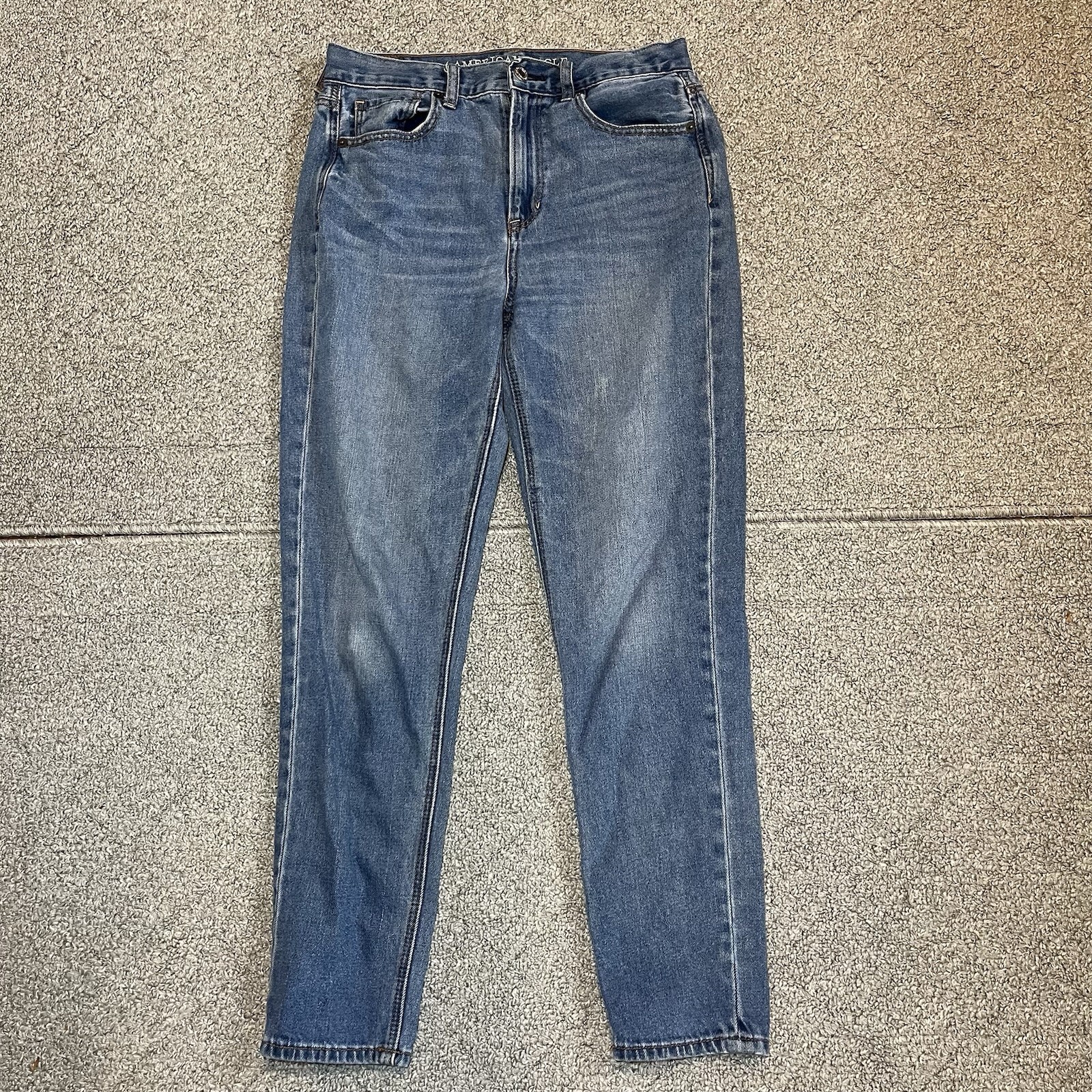 American Eagle Mom Jeans Womens Size 4 Blue Denim Mid Rise Tapered Leg