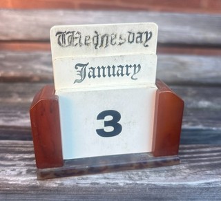 Art Deco Butterscotch Amber Egg Yolk Marbleised Phenolic Bakelite Calendar