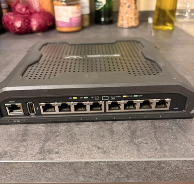 Ubiquiti TOUGHSwitch TS-8-PRO 8-Port Gigabit PoE Switch 24V 48V Managed
