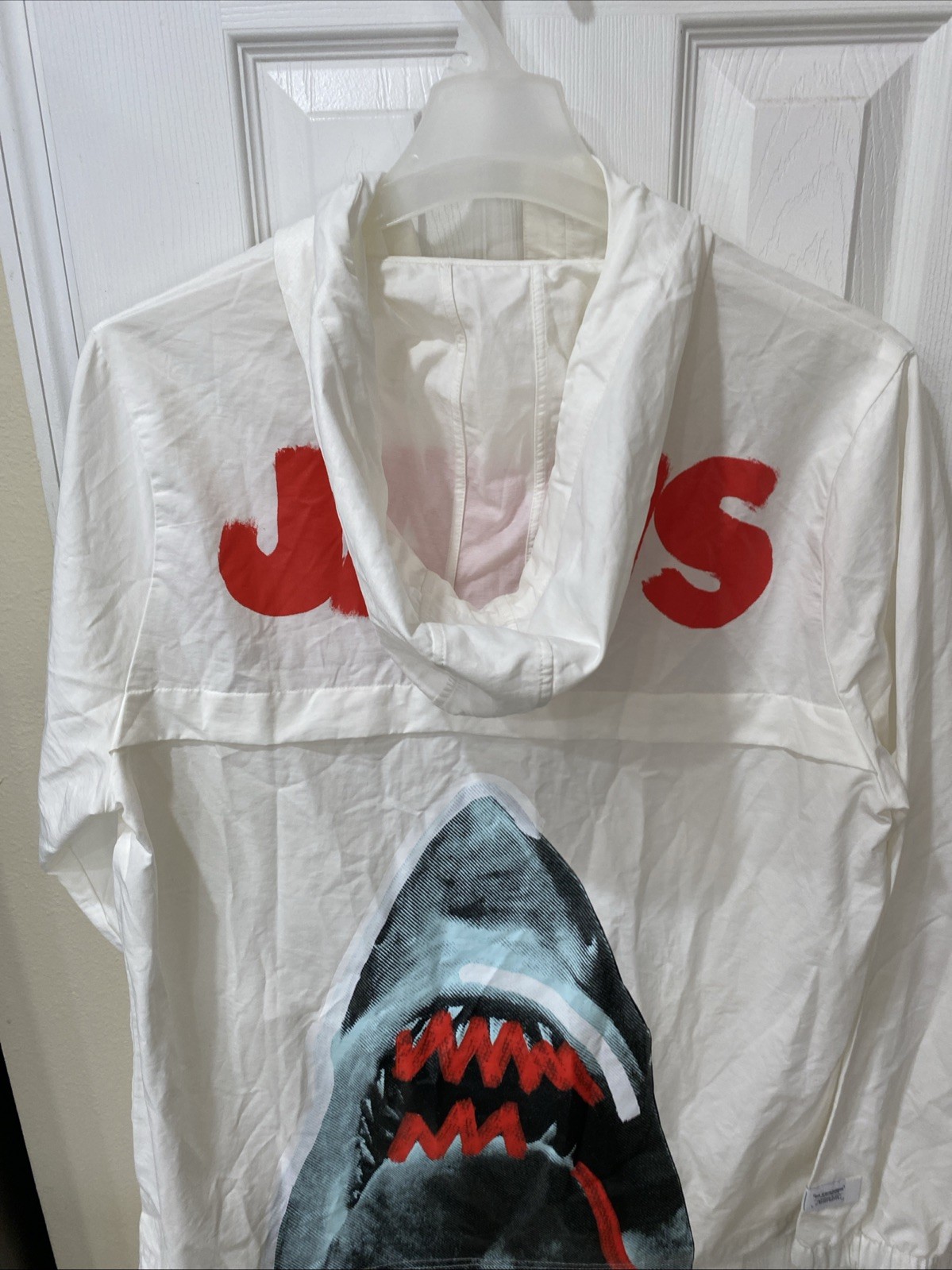 Universal Studios Jaws Windbreaker Hooded Pullove… - image 3