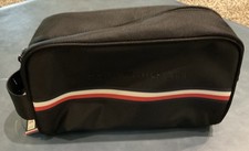 KIT DE VIAJE UNISEX TOMMY HILFIGER / BOLSA DE VIAJE ~ NEGRO CON RAYAS ~ PRECIO DE VENTA SUGERIDO POR EL FABRICANTE $75