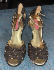 Betsey Johnson Floral Print Black And Gold Peep Toe Sling Back Heels Size 7M