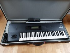 Korg T3 Music Workstation Synthesizer Klassik...