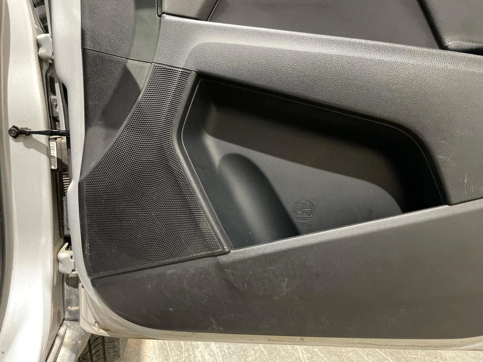 2014 - 2016 Kia Sportage Passenger RH Right Black-WK Front Door Trim Panel - Image 4 of 4