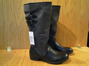 wide calf boots size 8