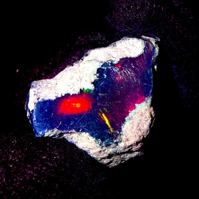 Natural Opal rough,Äthiopische Feuer Opal, Schwarz gemstone 9.35 Karat 15x13 MM