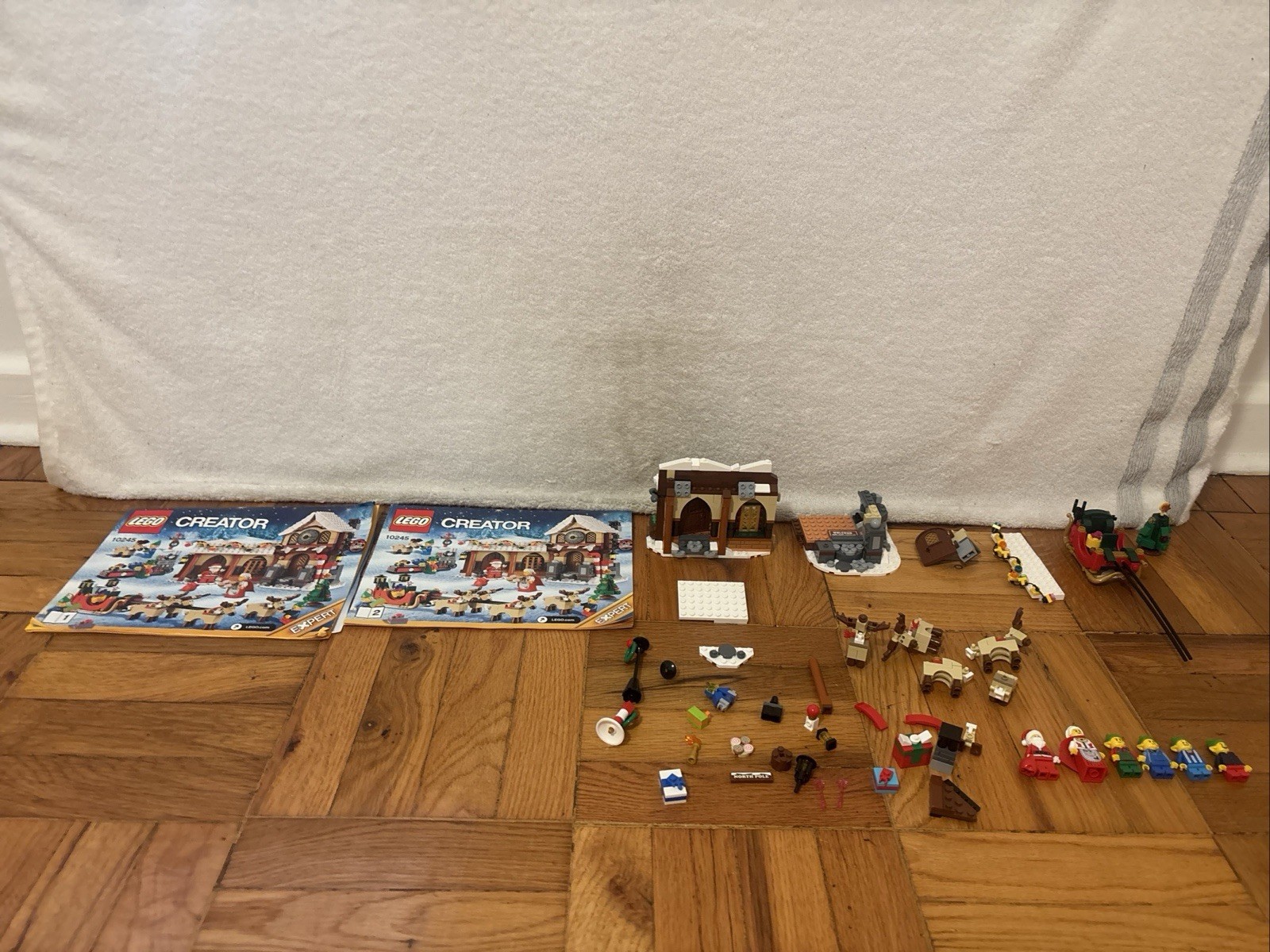 LEGO Creator Expert: Santa's Workshop (10245) INCOMPLETE W MINIFIGURES
