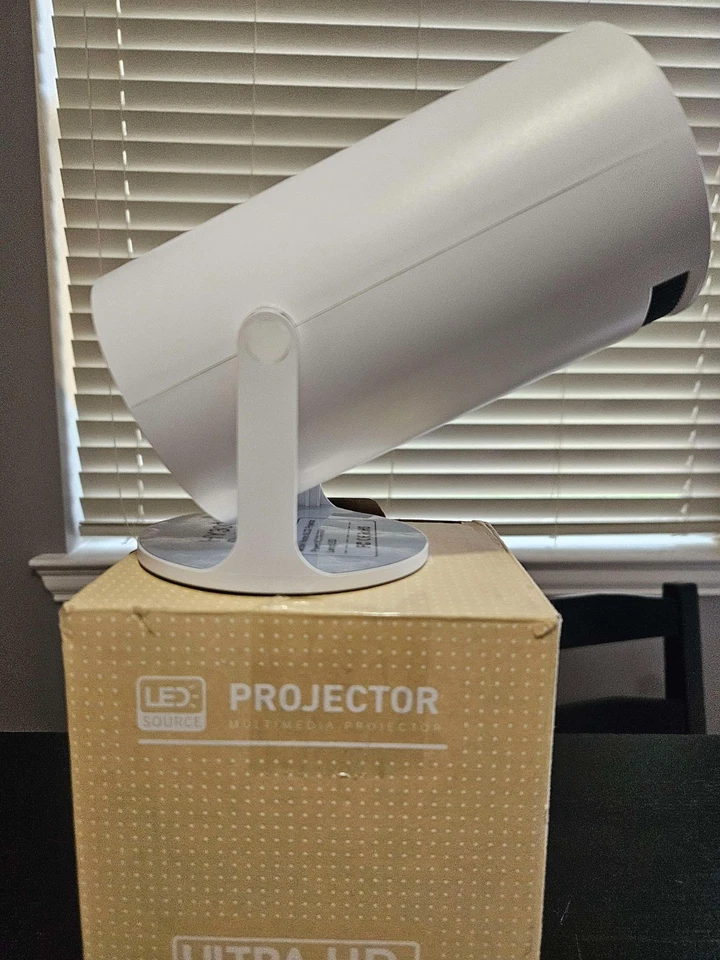 Smart Mini Projector Android 11 WiFi6 Bluetooth 5.0 4K Support 9000L Portable - Image 2 of 4