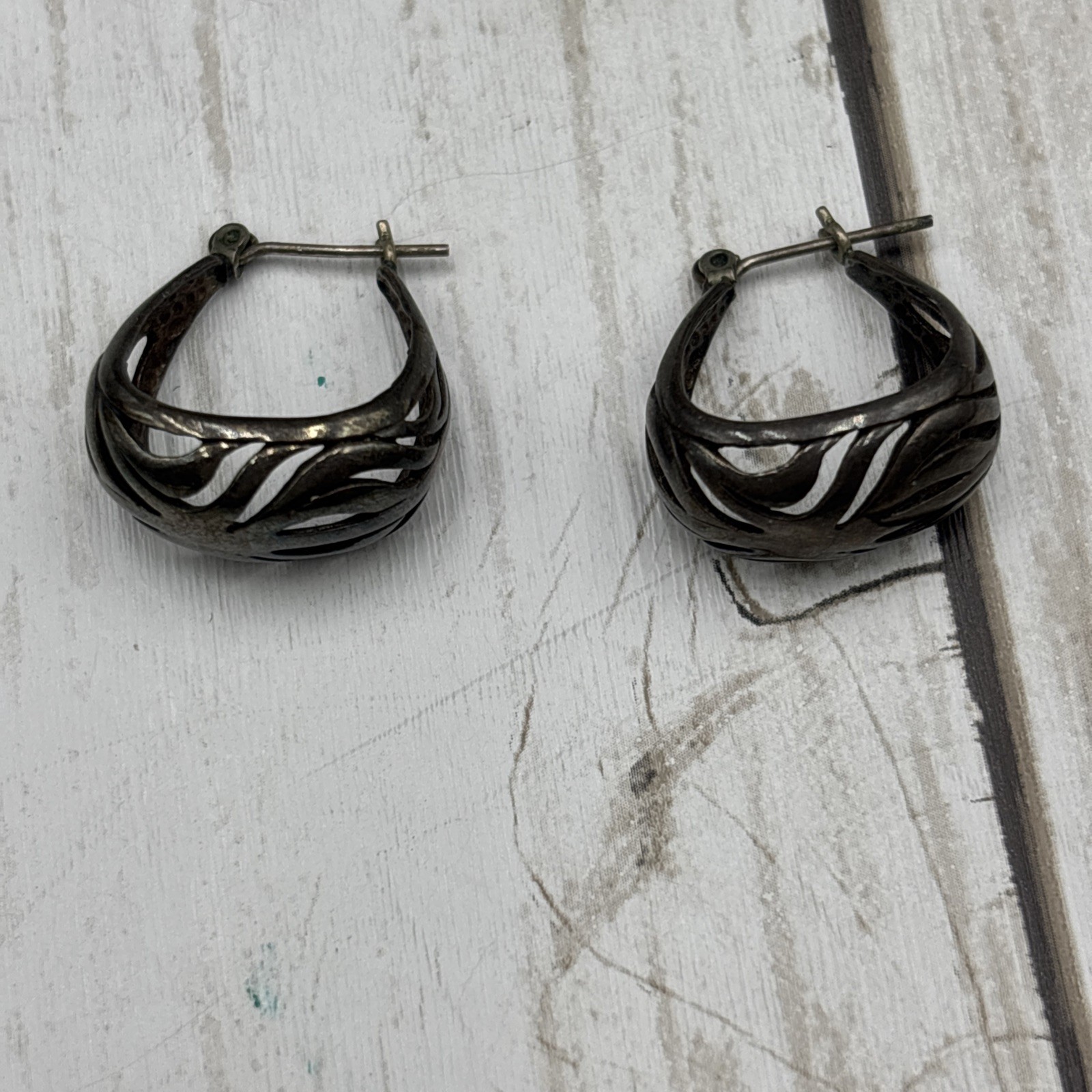 VTG Sterling Hoop Earring Oxidized Finish Filigree Design 0504-13