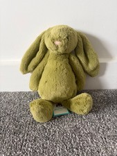 Gorgeous Jellycat Bashful Moss Bunny in the much-loved Moss green colour 💚