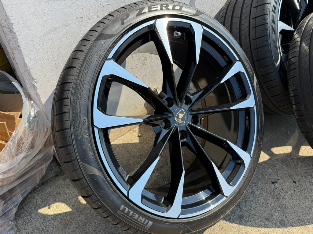 Lamborghini Urus 2024 Front Wheel Black