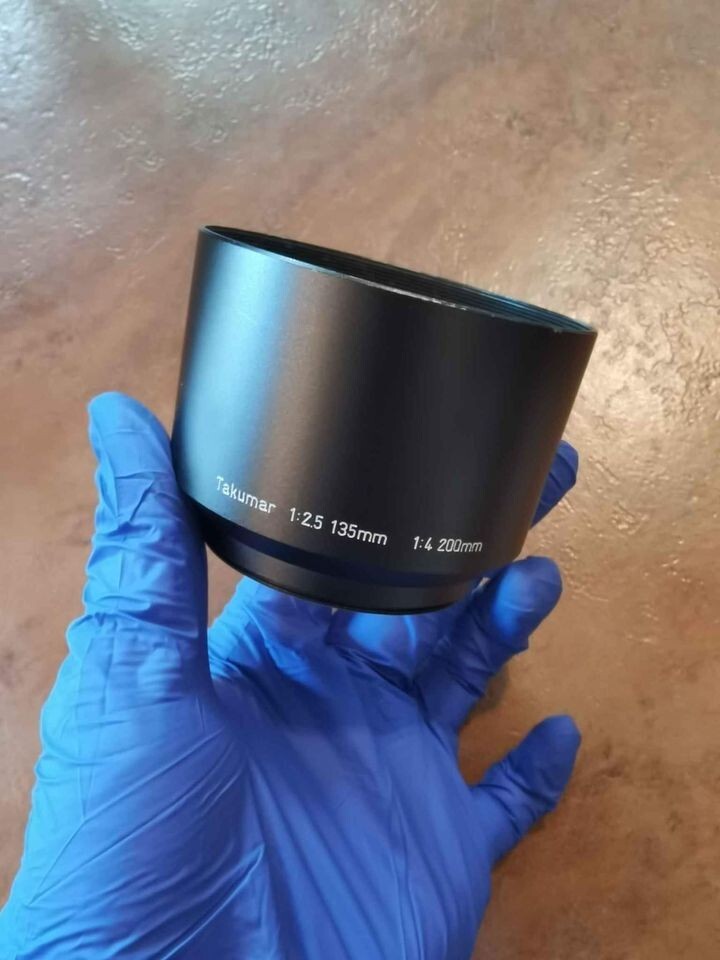 銘玉　Super-Multi-Coated TAKUMAR 135mm F2.5 Super-Multi-Coated Takumar 135mm F2.5 lens with hood/cap/etc in