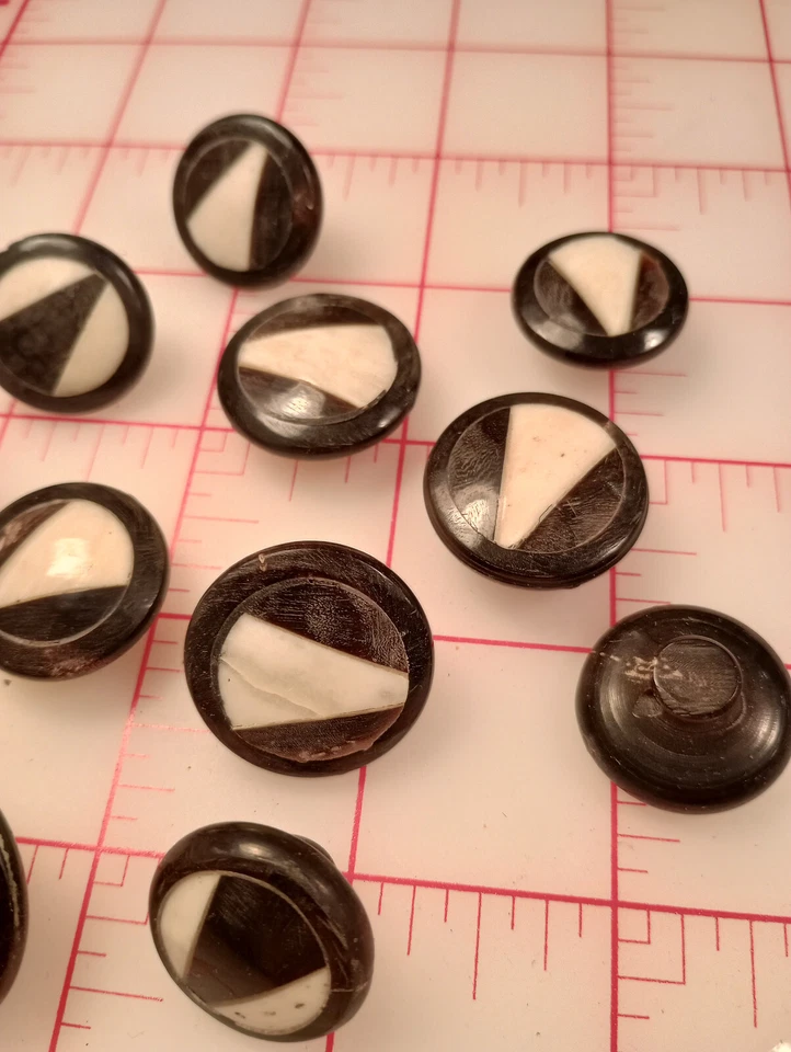 100 Inlaid Bone Horn Shank Buttons Made in India Black White Triangle S-M-L - Image 3 of 4