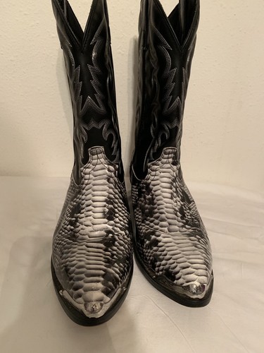 Men’s Laredo Animal print Cowboy Boots Leather/Man Made Black/white Size 12D - Picture 4 of 12