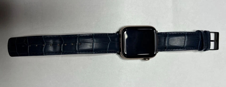 Apple Watch Series 4 GPS+LTE 44MM Gold Stainless Steel MTV72LL/A 3 Leather Bands - Image 2 of 4