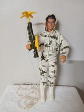 Vintage GI Joe Hasbro 1996 Action Figure With Grapple Hook Accessory 
