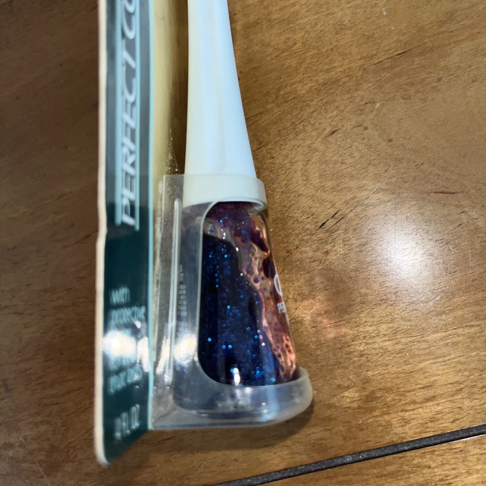 LEIA Esmalte Vintage Cutex Perfect Color 01 Blue Blazes POLISH DRY - Imagem 3 de 3