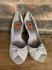 rocket dog silver pumps
