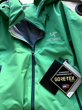 NEW WITH TAG - Arc'teryx Beta AR GORETEX Jacket - Men’s Large in Jungle