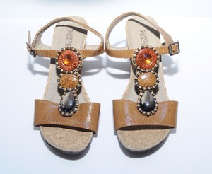 kenneth cole t strap sandals