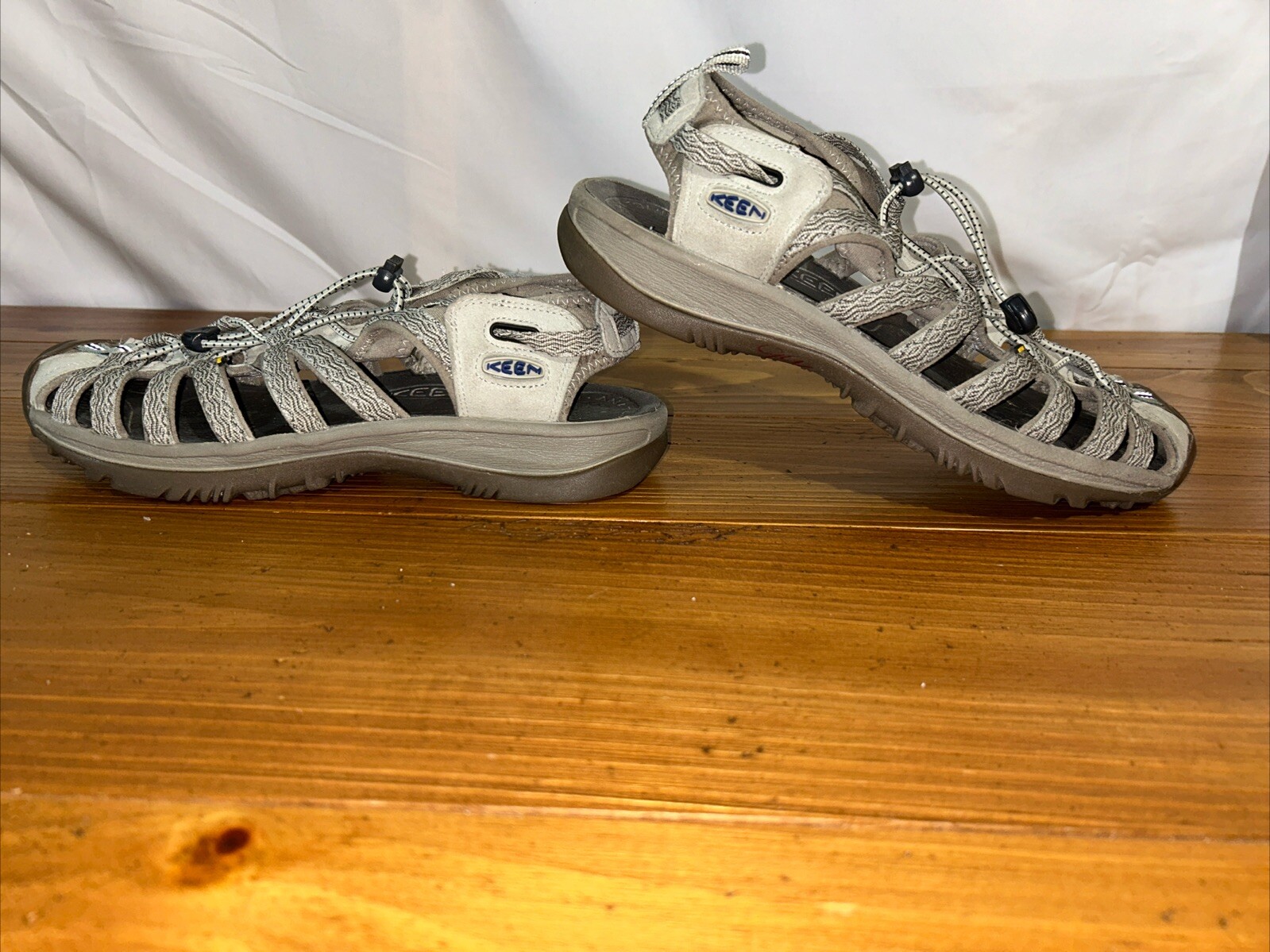 Sandali da donna Keen Newport H2 taglia 11 beige grigio punta chiusa scarpe da trekking acqua