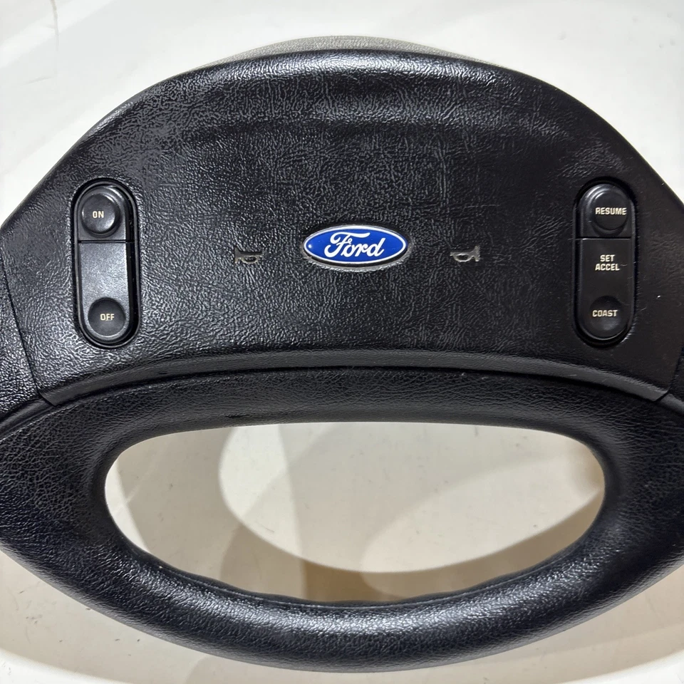 Volante Ford F-150 (Bronco) 1992-1997 con control de crucero (F-250, F-350) Foto 4 de 4