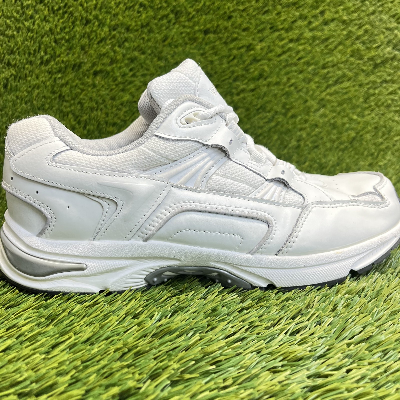 Vionic Walker Womens Size 9 Triple White Athletic Running Wa