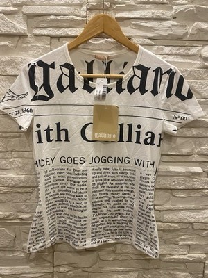 トップス Y2K John Galliano newspaper long tee ネット 販売激安 Y2K John Galliano newspaper long tee 【公式通販】
