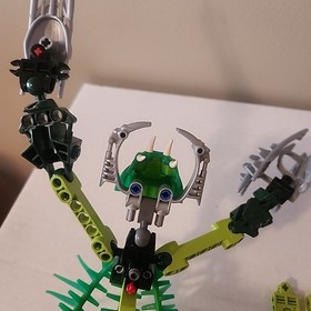 LEGO BIONICLE Ehlek 8920 NO SQUIDS, W/ REPLACEMENT PARTS
