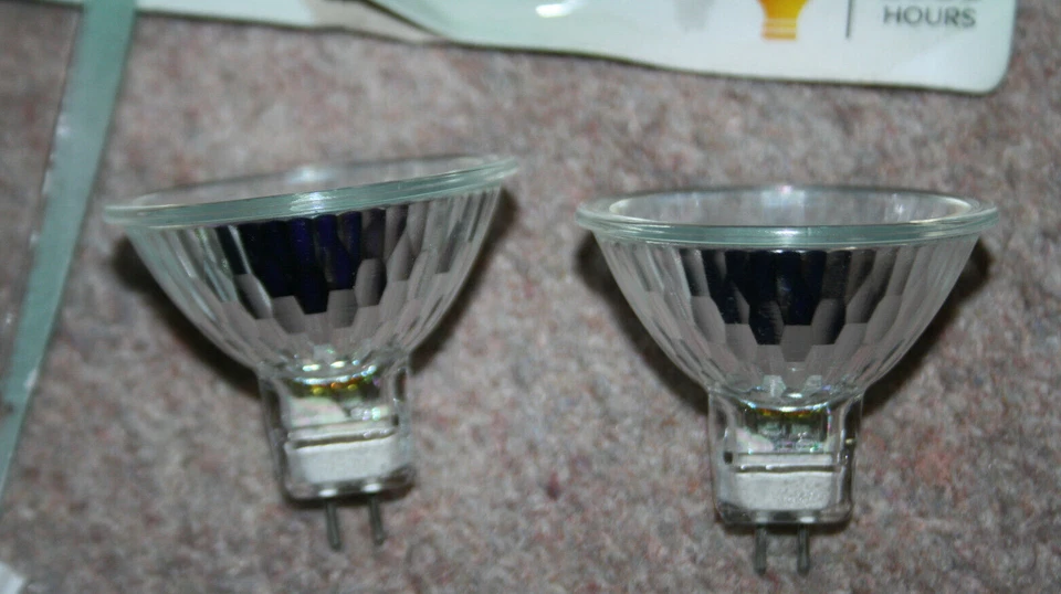 NEW 2x PHILIPS Brilliant Line L6/GU5.3 50W Bulbs, 3000K, Bright Light Halogens - Image 4 of 4